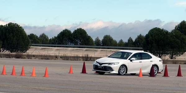 Одна на всех. Первый тест новой Toyota Camry :: Autonews